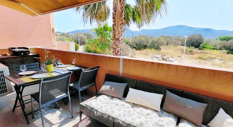 Apartment with terrace, grill & yard — photo 5