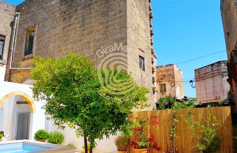 Family-oriented villa with private pool & garden | Pets are welcome — photo 5