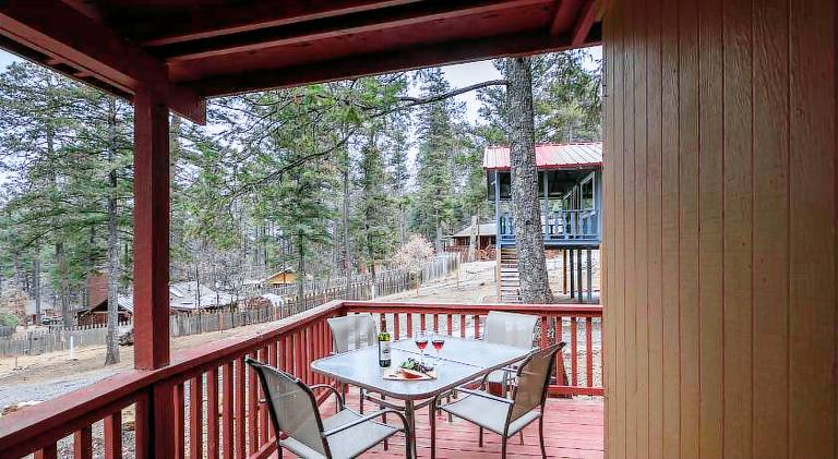 Vacation home with grill, jacuzzi & patio | Pets are welcome — photo 5