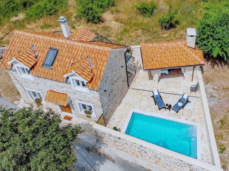 Fully equipped house with yard, grill & terrace | Pets are welcome — photo 3