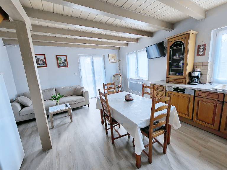 Gite with yard, barbecue & terrace — photo 2