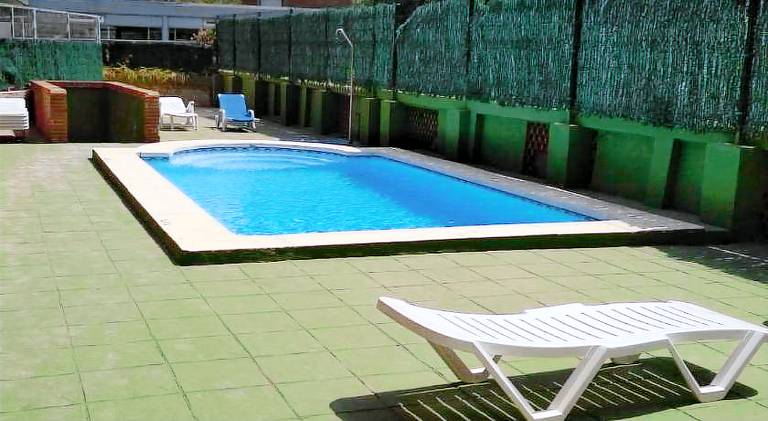 Rental apartment with patio & private pool — photo 5