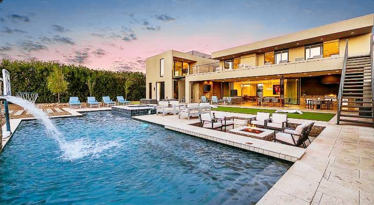 Vacation home with pool & jacuzzi in Scottsdale, AZ