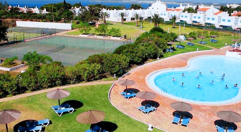Fully equipped rental apartment with yard, pool & terrace | Beach nearby | Pets are welcome — photo 4