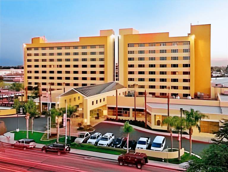 Bakersfield Marriott at the Convention Center