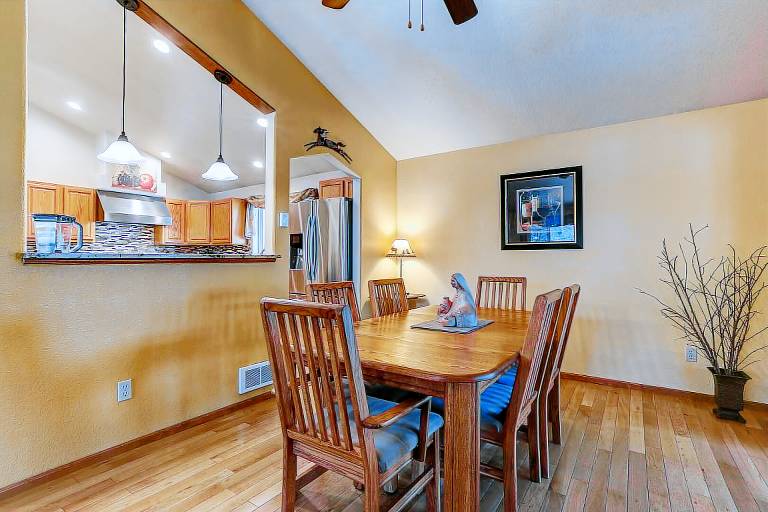 Vacation home with terrace in Bend, OR