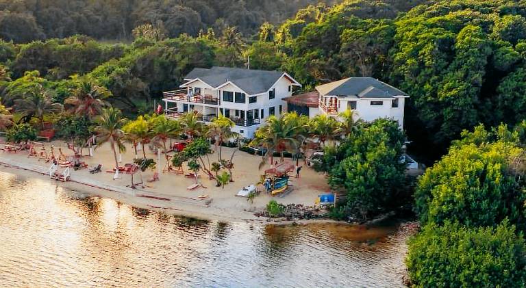 Curacion Beach Resort in Roatan