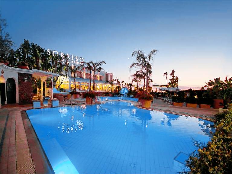 Sorriso Thermae Resort & SPA in Serrara Fontana