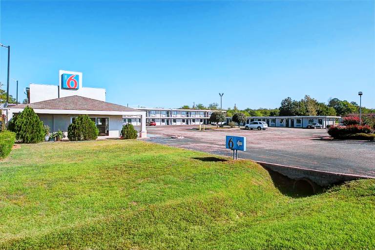 Motel 6 Sulphur Springs, TX — photo 5