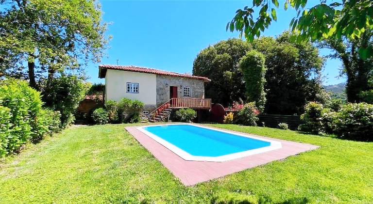 Vacation home with garden, barbeque & patio in Braga