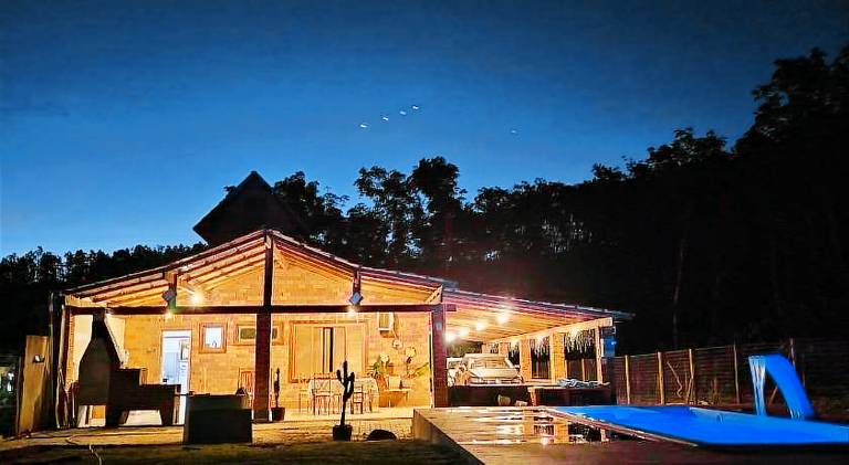 Vacation home with pool — photo 5