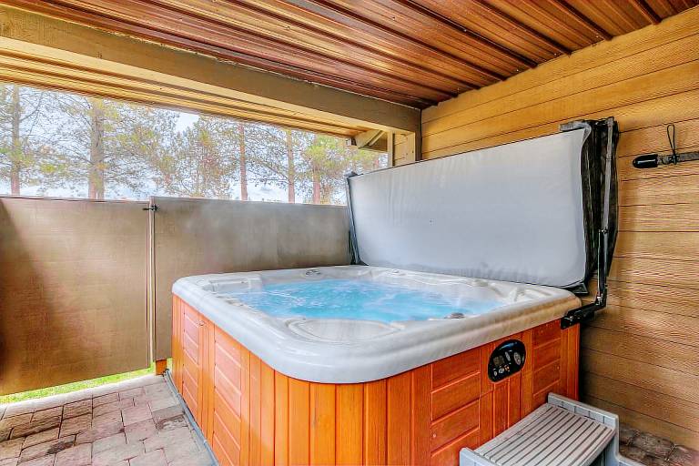 Golf Course & Lake views, gorgeous 3 bedroom A/C, Hot Tub, Pool and SHARC! — photo 3