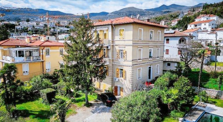 Holiday apartment | Next to the beach | Pets allowed in Opatija