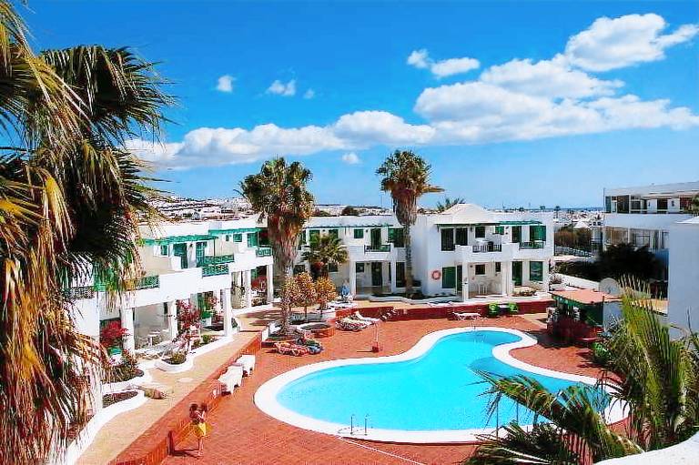 Rental apartment with terrace & garden in Tías