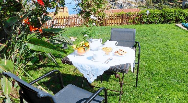 Holiday apartment with pool — photo 5