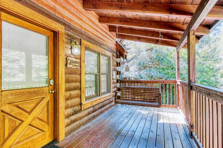 Child-friendly cabin with grill, pool & terrace | Mountain view | Pets are welcome — photo 2