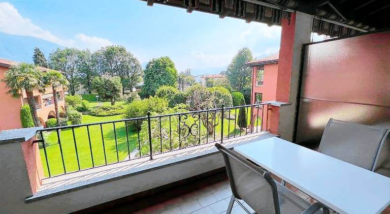 Rental apartment with yard & heated pool | Pets are welcome — photo 4