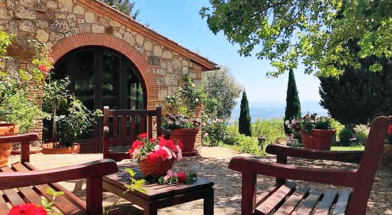 House with barbecue, pool & garden — photo 4