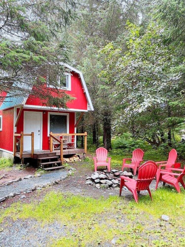 Nauti Otter Inn and Yurt Village — photo 4