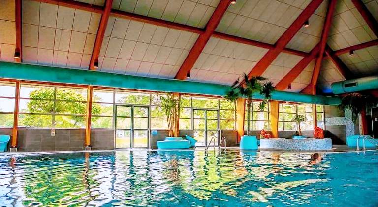 Holiday apartment with heated pool, terrace & jacuzzi — photo 3
