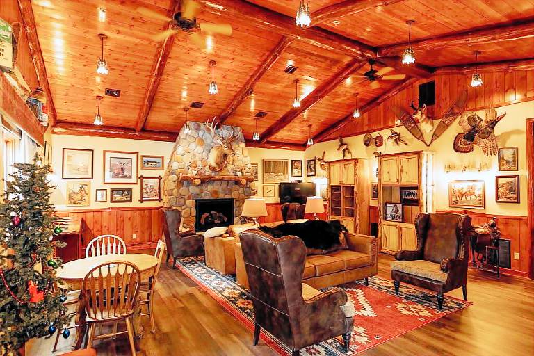 Lodge  Hayward