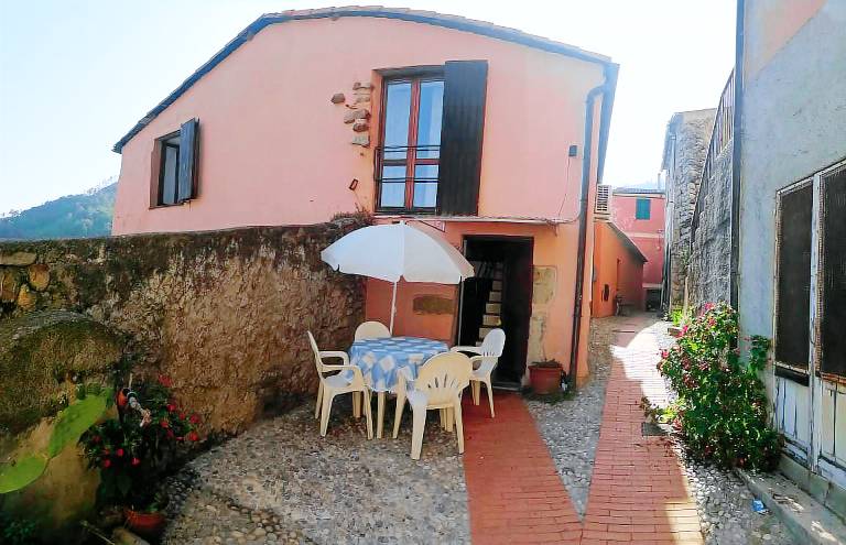 House Levanto