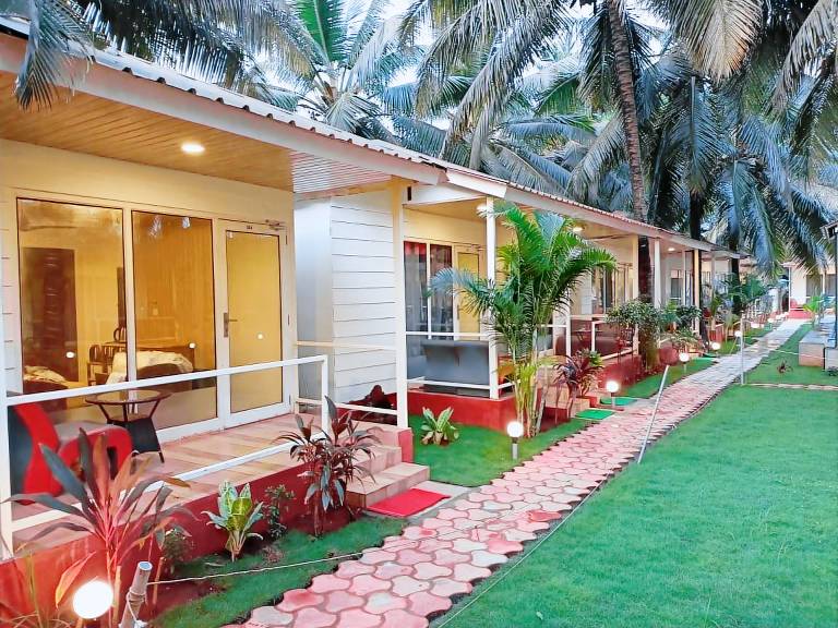 The Sunbliss Cottages in Morjim
