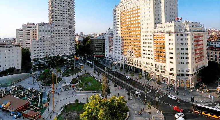Lovely big House in Gran via - Friends & Families — photo 4