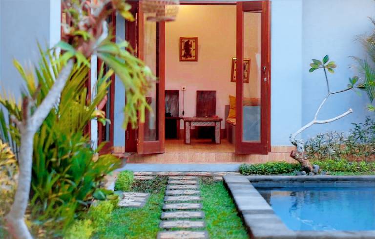 Villa with pool, yard & terrace — photo 2