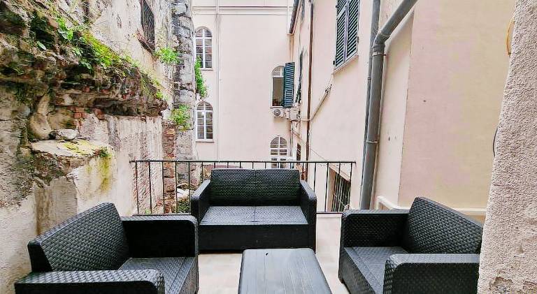 Rental apartment with terrace & yard | Near Via Giuseppe Garibaldi — photo 4