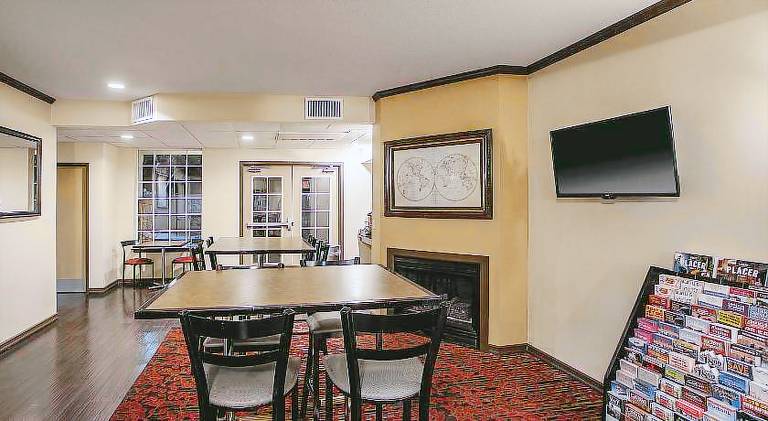 La Quinta Inn & Suites by Wyndham Davis — photo 5
