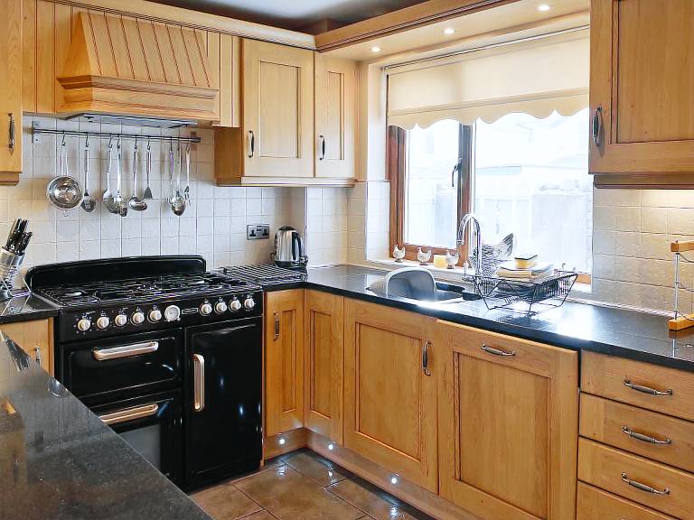 Family-oriented lovely cottage with yard | Dogs allowed — photo 4