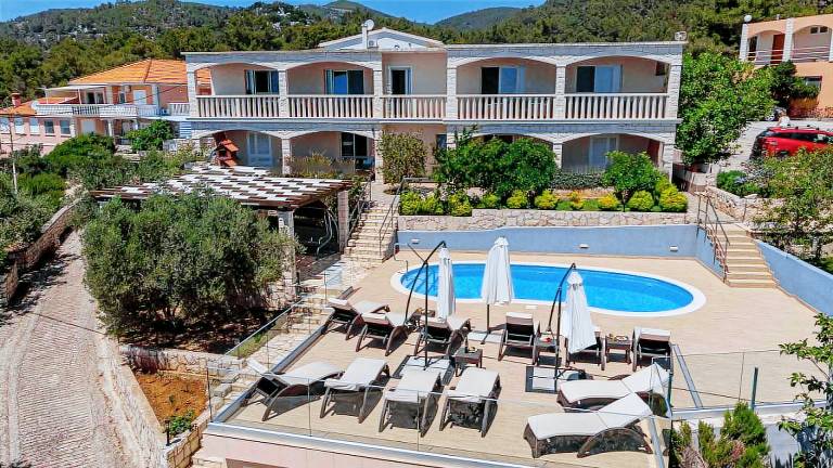 Apartman  Karbuni