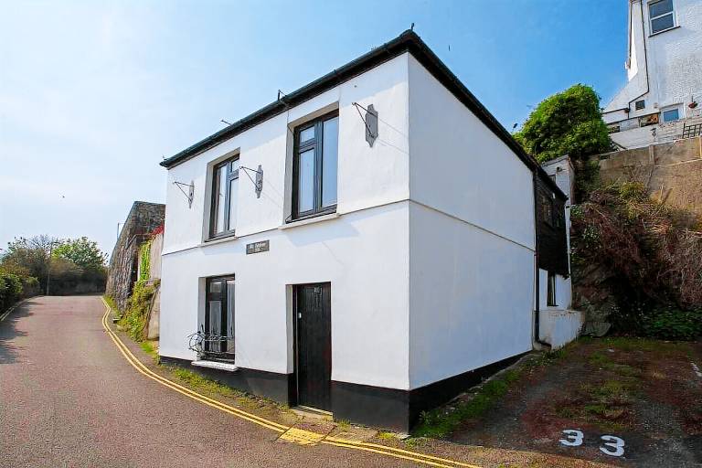 House Falmouth