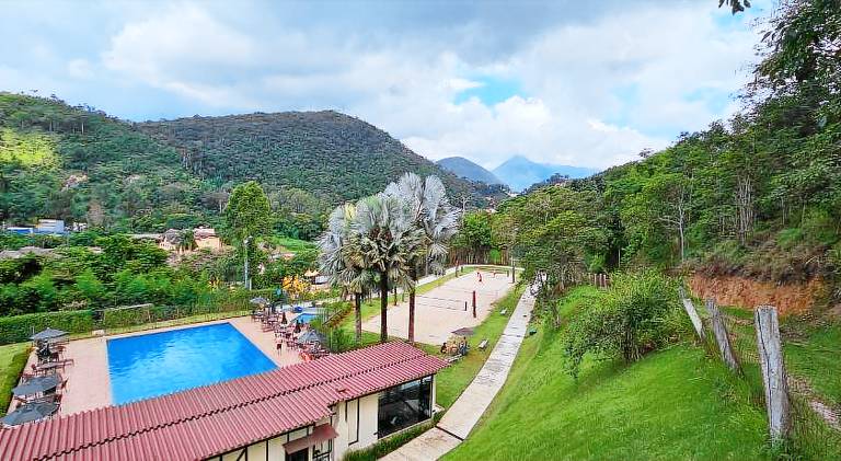 Rental apartment with hot tub & pool — photo 4