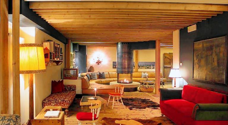 Chalet with pool — photo 4