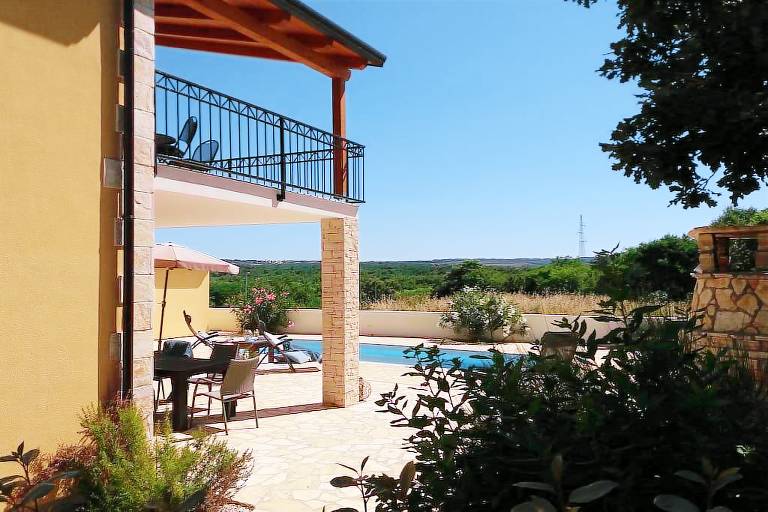 Fully equipped pleasant vacation home with garden, barbecue & patio | Pets allowed — photo 3