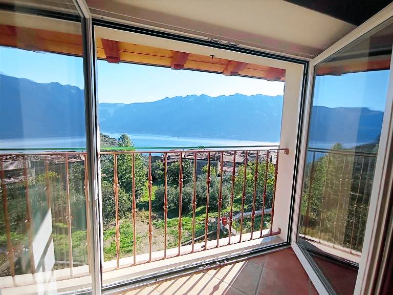 Rental apartment with fast internet | Lake view | Good for workation | Pet-friendly in Tignale