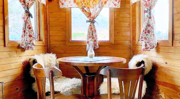 Lodge with yard & barbecue — photo 4