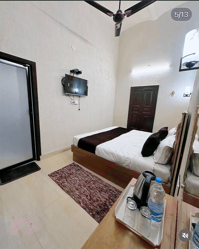 Wood yard villa 300mtrs from golden temple — photo 5