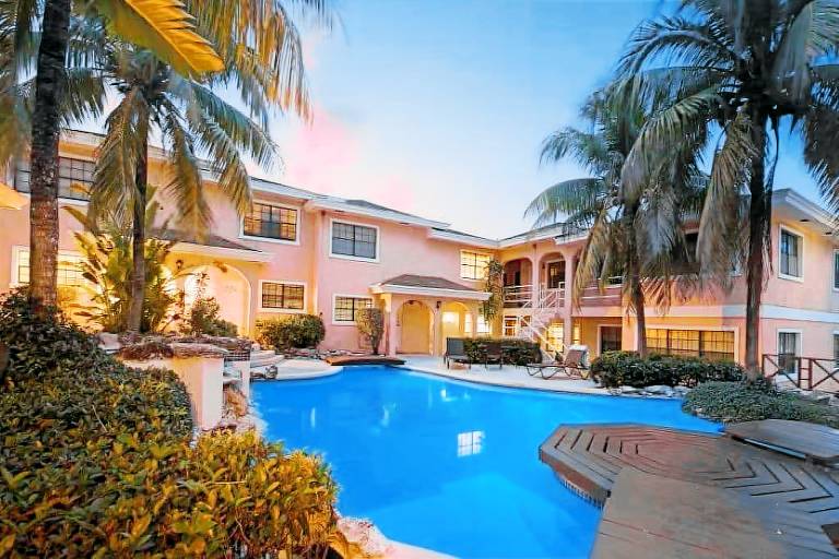 Condo Paradise Island