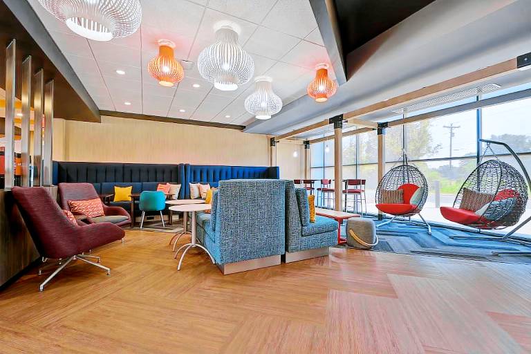 Tru by Hilton Mooresville — photo 3