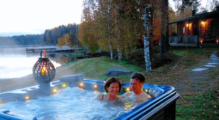Chalet with jacuzzi, terrace & sauna — photo 4