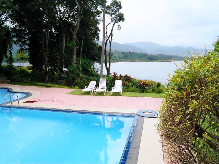 Oruthota Chalets