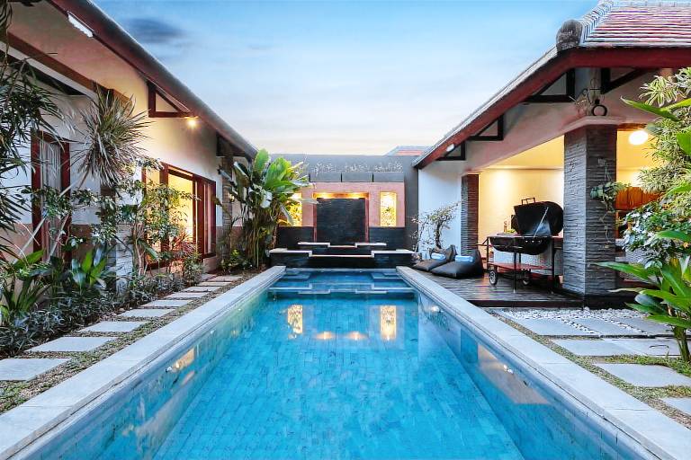 Villa with pool & garden in Kuta