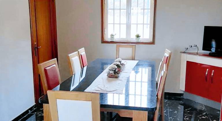Fully equipped nice vacation home with BBQ, terrace & yard | Pet-friendly — photo 4