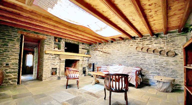 Vacation home with terrace, pool & garden — photo 5