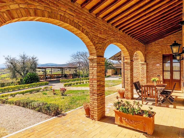 Holiday apartment with BBQ, garden & terrace — photo 3