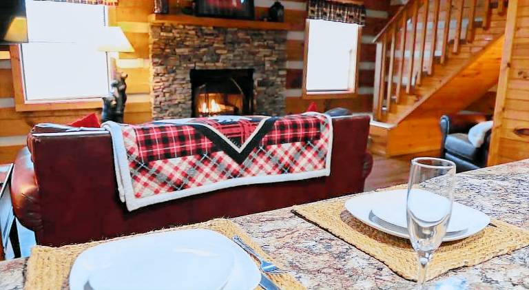Vacation home with jacuzzi — photo 4
