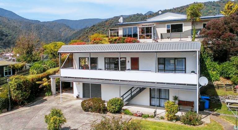 210 m&sup2; Ferienhaus